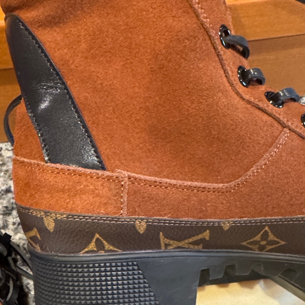 Brown and Black Leopard Boots size 9 with box - Picture 5 of 14